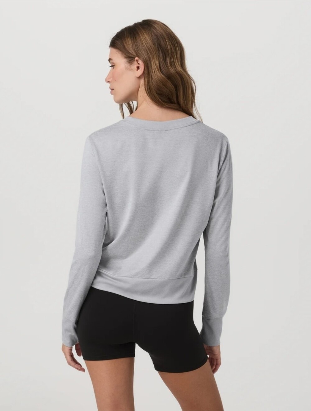 Vuori Daydream Crew Long Sleeve Activewear Top Light Heather Gray Womens Medium - Picture 2 of 8